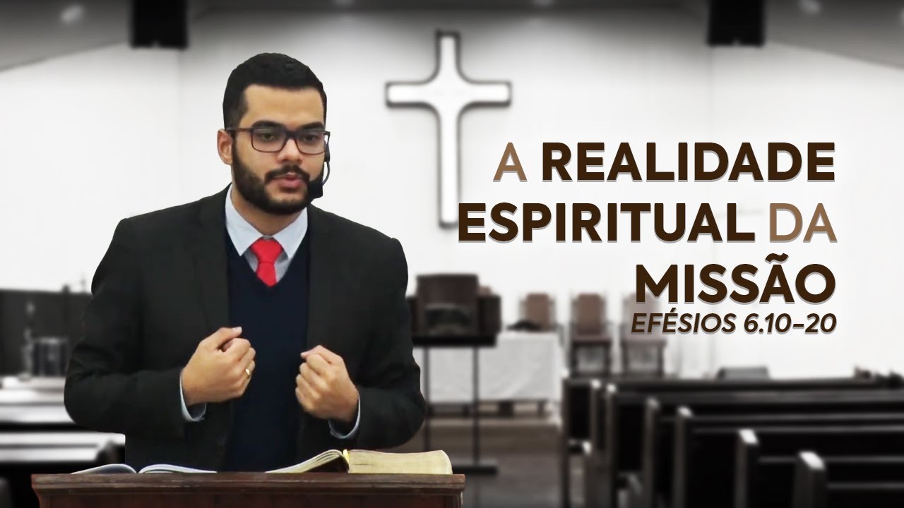 Rev. Lucas Maracci pregando sobre a realidade espiritual da missão em Efésios 6